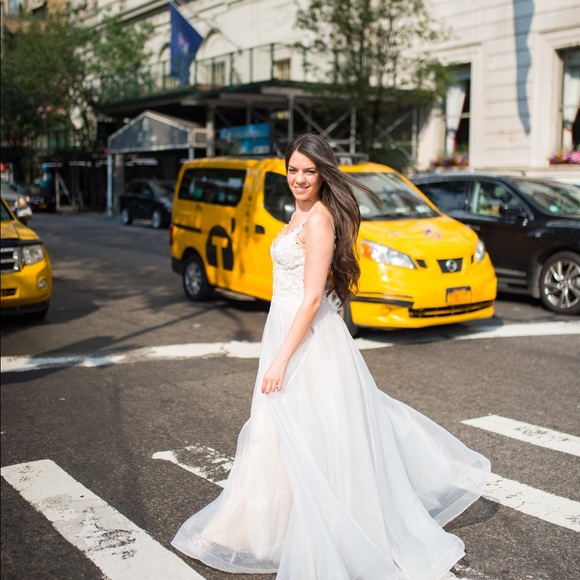 Wedding Dress- New without tags- Size 4 - Picture 7 of 8